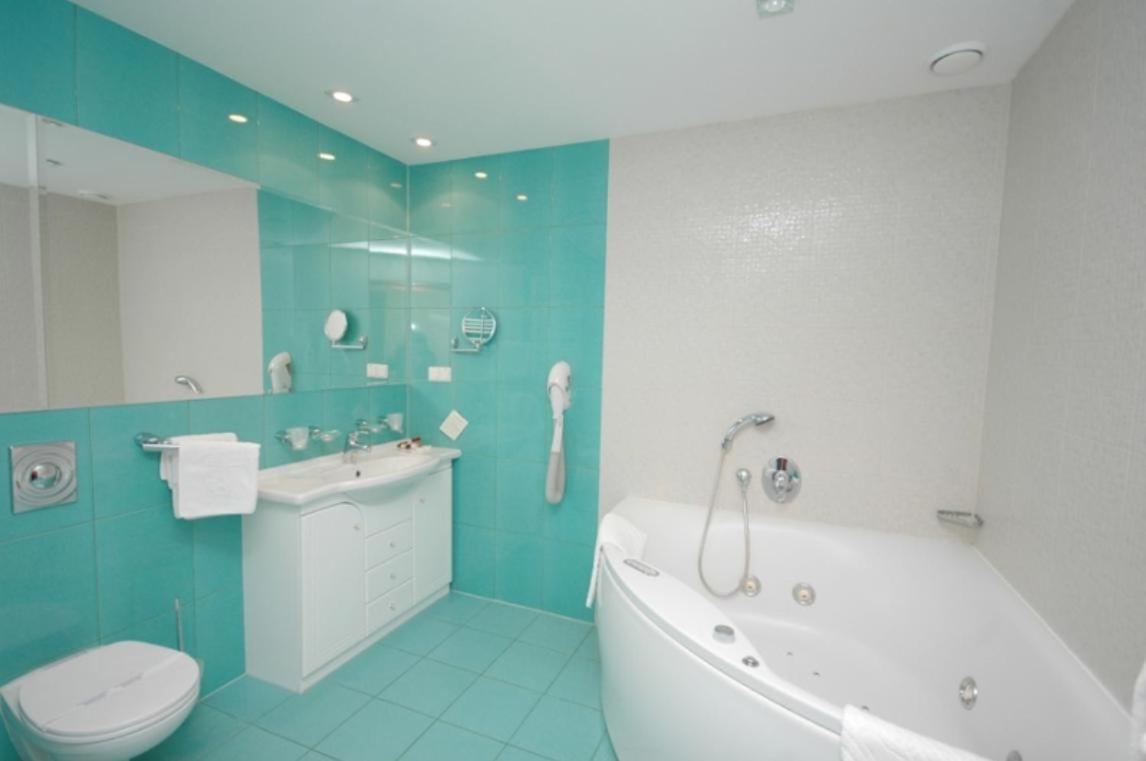 Hotel Kongresowy كيلتشي المظهر الخارجي الصورة