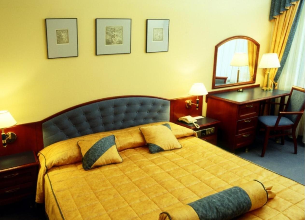 Hotel Kongresowy كيلتشي المظهر الخارجي الصورة